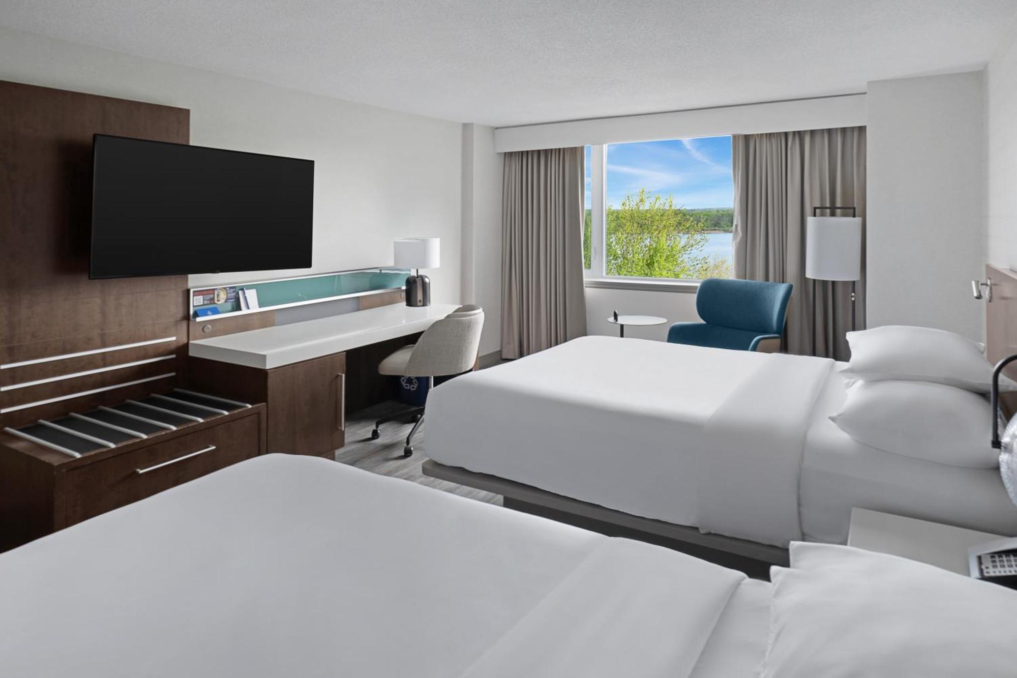Delta Hotels By Marriott Фредериктон Экстерьер фото