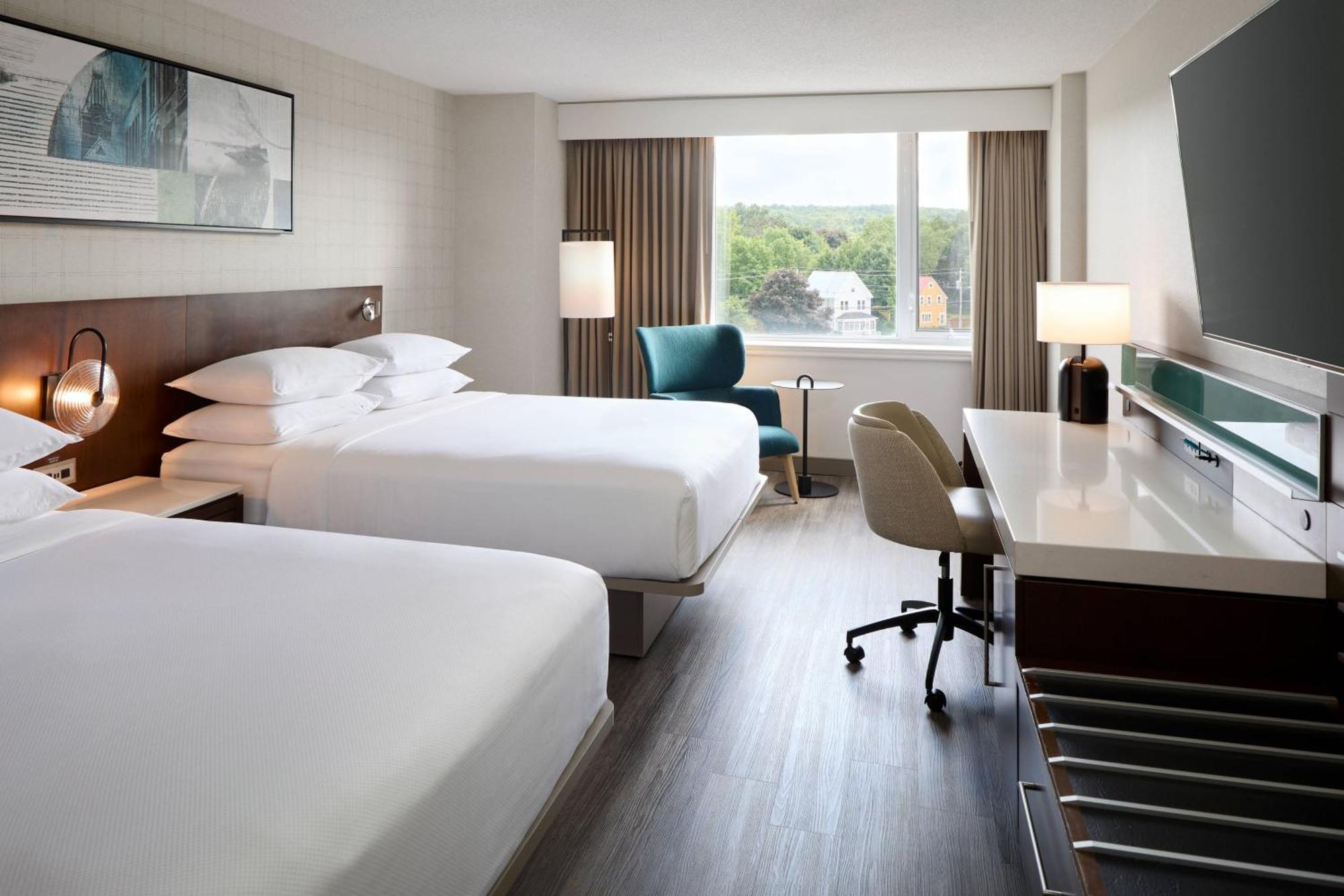 Delta Hotels By Marriott Фредериктон Экстерьер фото
