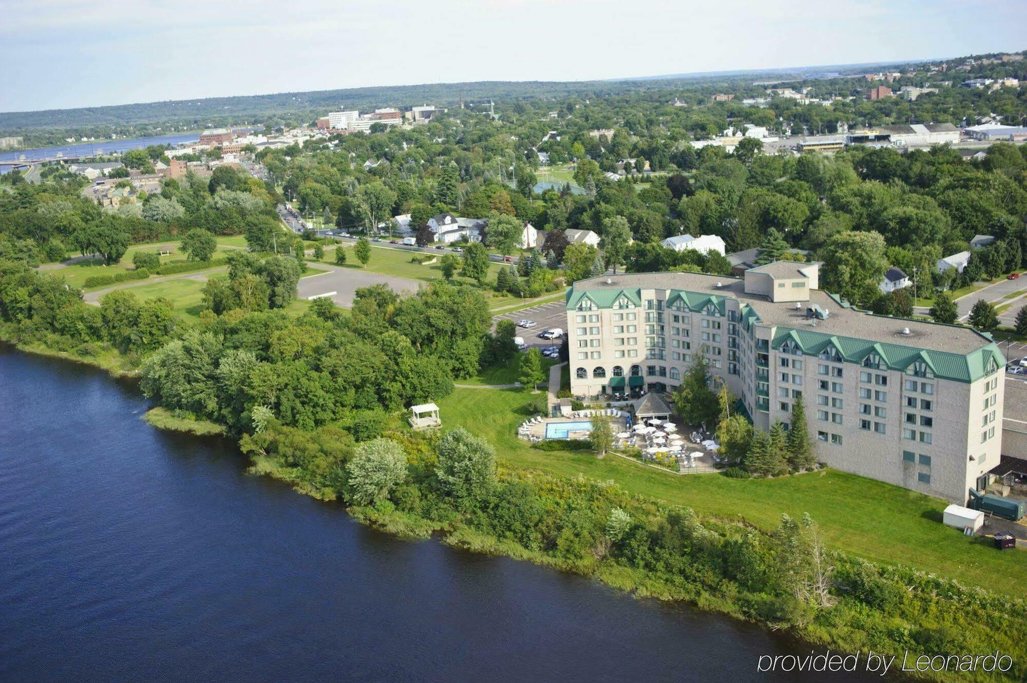 Delta Hotels By Marriott Фредериктон Экстерьер фото